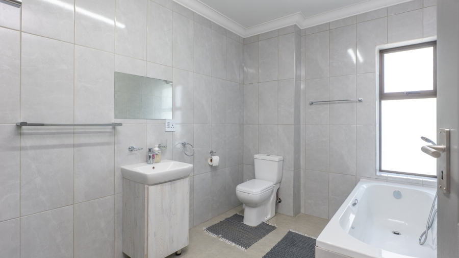 To Let 3 Bedroom Property for Rent in Agulhas Western Cape
